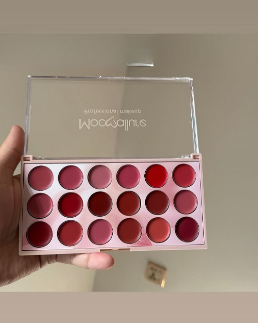 Moccallure Professional 18-Color Lipstick Kit – Long-Lasting Hydrating Lip Makeup Set